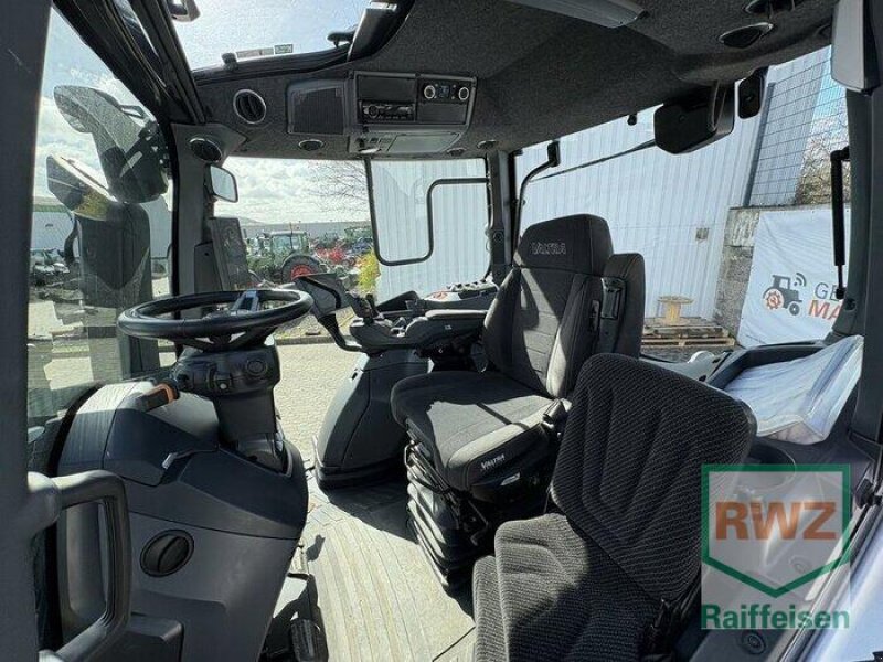 Traktor of the type Valtra T215D, Gebrauchtmaschine in Kruft (Picture 9)