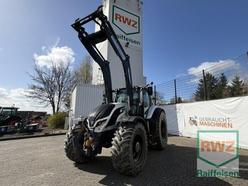 Traktor of the type Valtra T215D, Gebrauchtmaschine in Kruft (Picture 7)