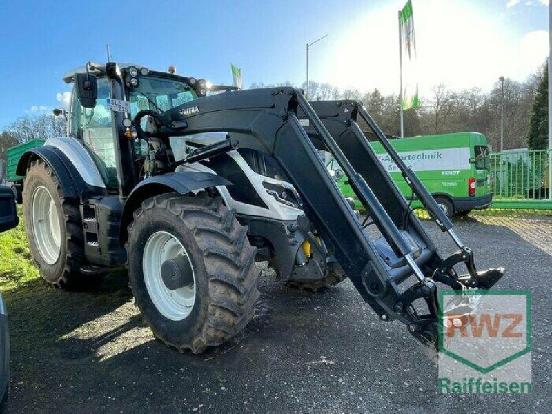 Traktor des Typs Valtra T215D, Vorführmaschine in Kusel (Bild 1)