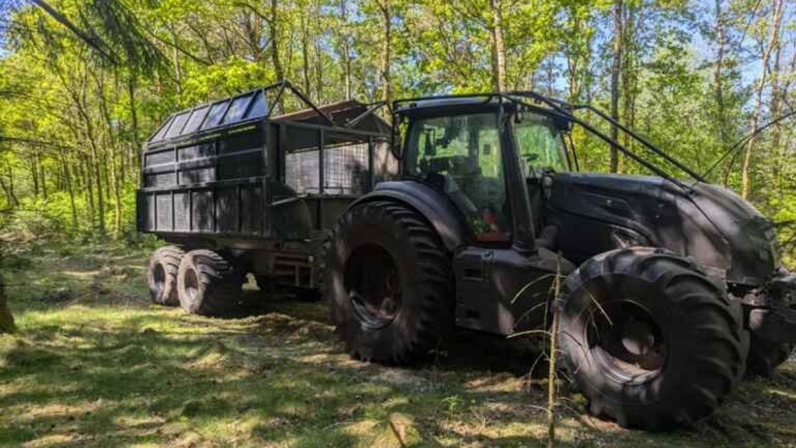 Traktor типа Valtra T234 Direct Med fuld skovinddækning, Gebrauchtmaschine в Ulstrup (Фотография 1)