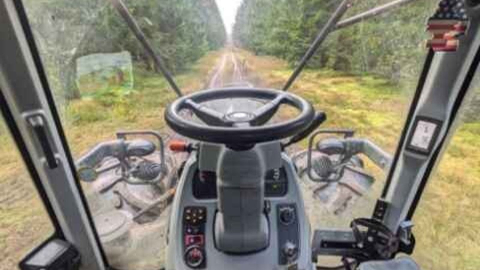 Traktor типа Valtra T234 Direct Med fuld skovinddækning, Gebrauchtmaschine в Ulstrup (Фотография 3)