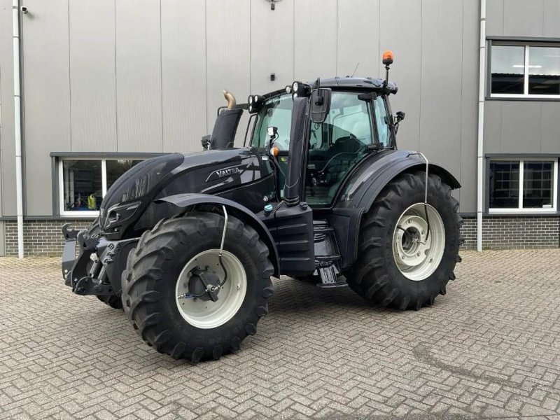 Traktor of the type Valtra T234 Direct smart Touch, Gebrauchtmaschine in Marknesse