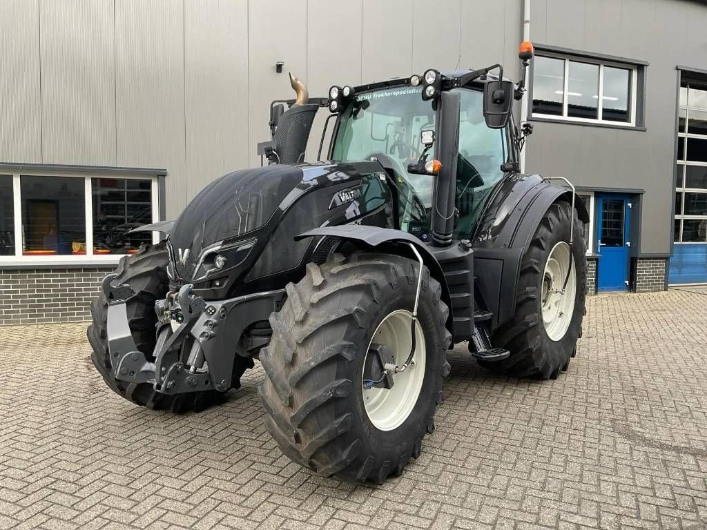 Traktor of the type Valtra T234 Direct smart Touch, Gebrauchtmaschine in Marknesse (Picture 3)