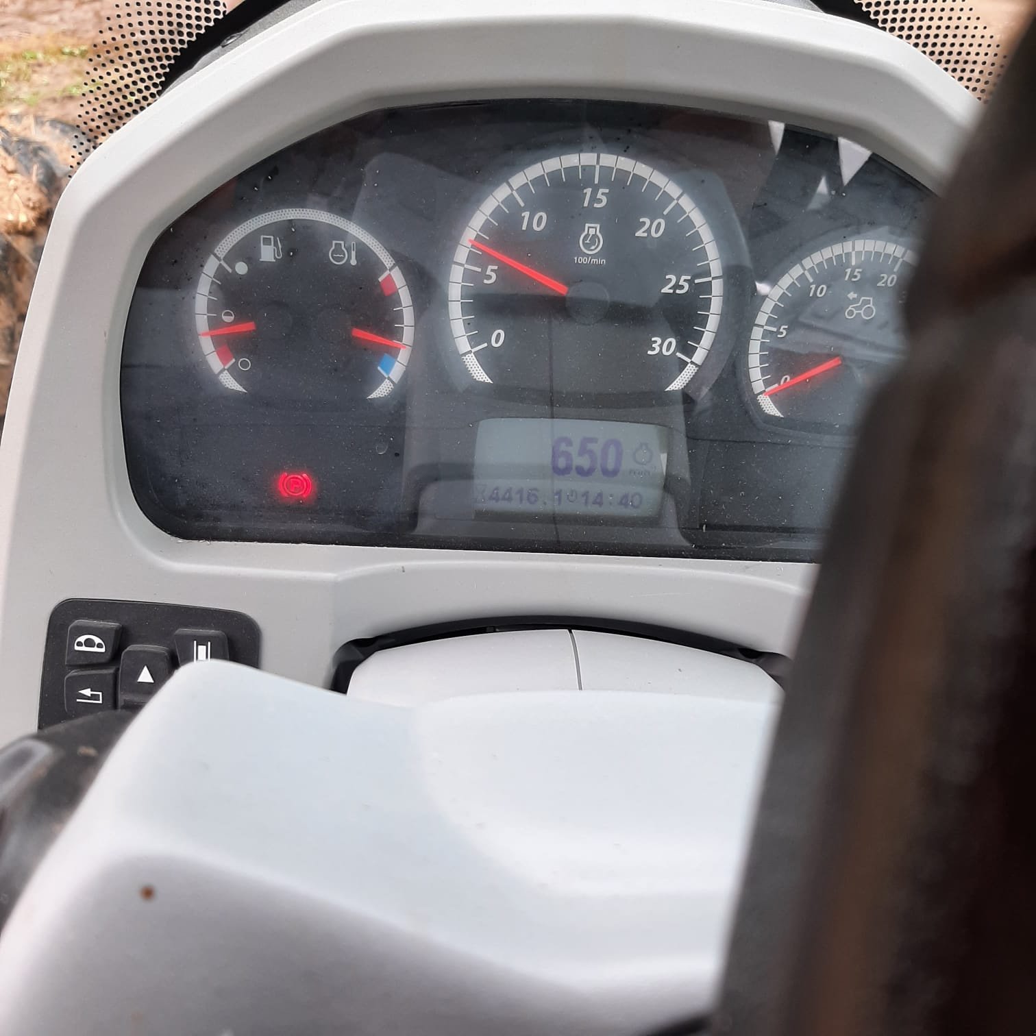 Traktor des Typs Valtra T234 v, Gebrauchtmaschine in SAINT-HILAIRE-EN-PUISEAUX (Bild 5)