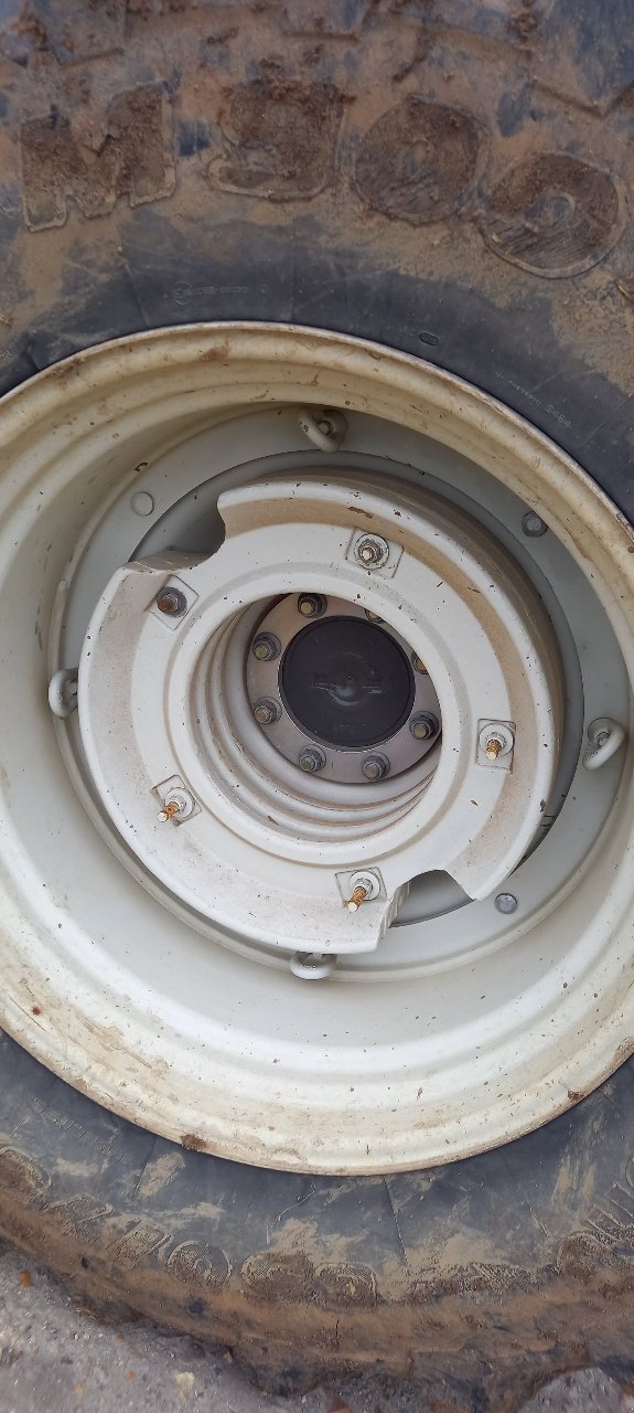 Traktor des Typs Valtra T234 v, Gebrauchtmaschine in SAINT-HILAIRE-EN-PUISEAUX (Bild 1)