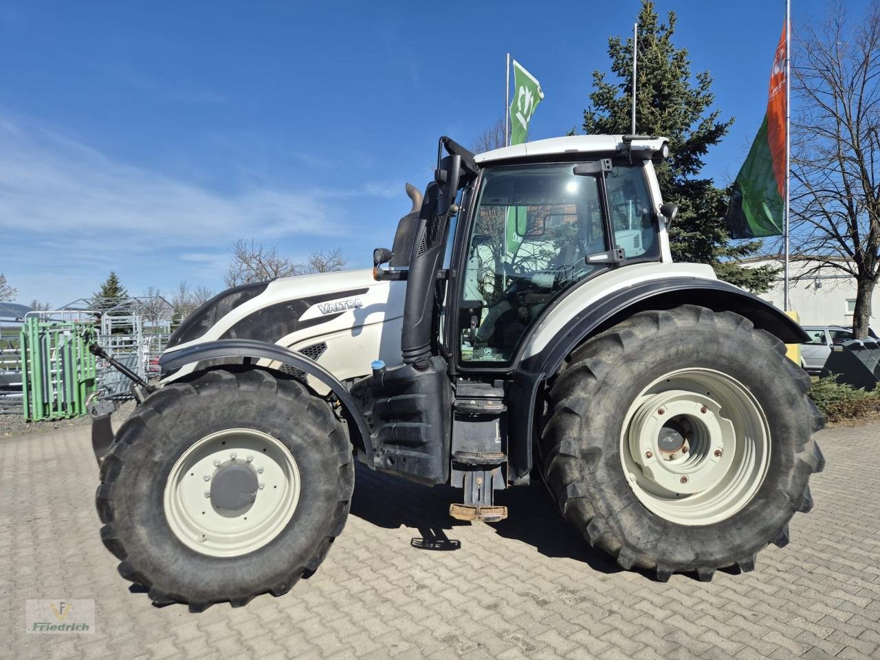 Traktor za tip Valtra T234 V, Gebrauchtmaschine u Bad Lausick (Slika 2)