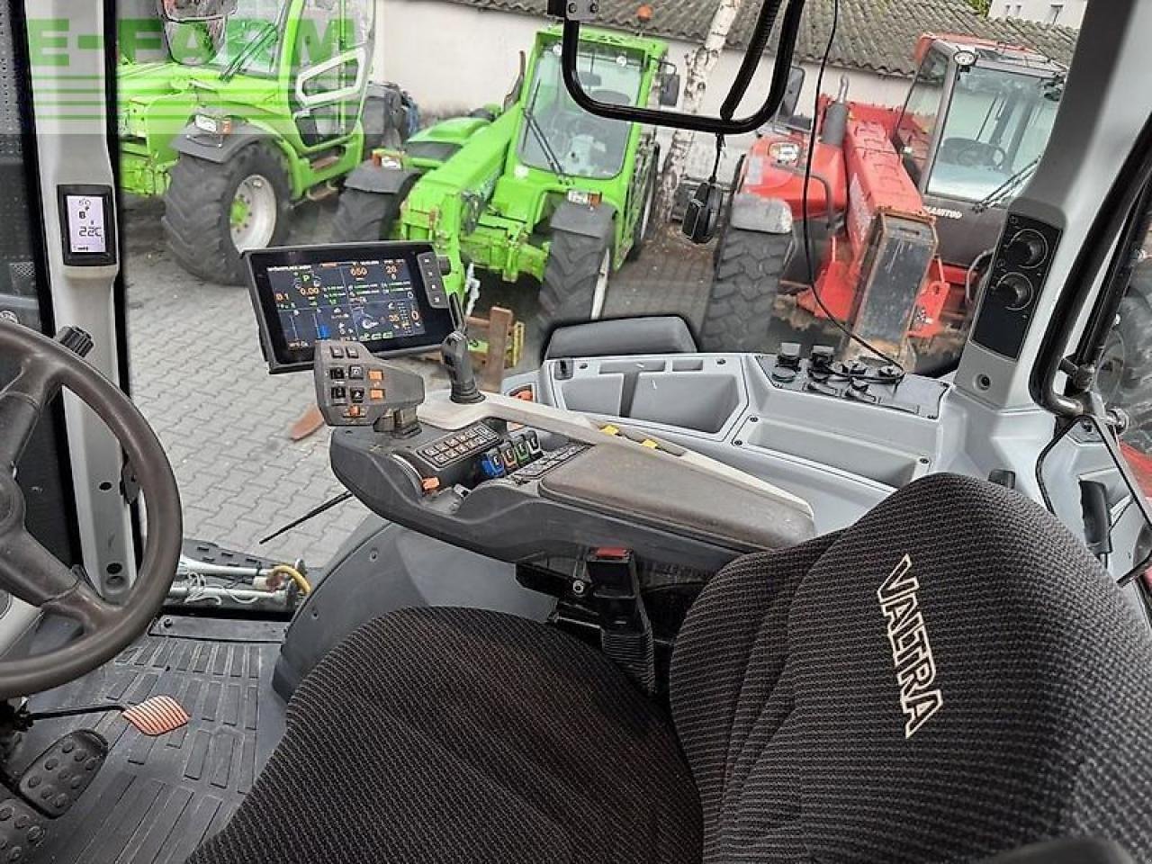 Traktor typu Valtra t234 versu smarttouch, Gebrauchtmaschine w DAMAS?AWEK (Zdjęcie 14)