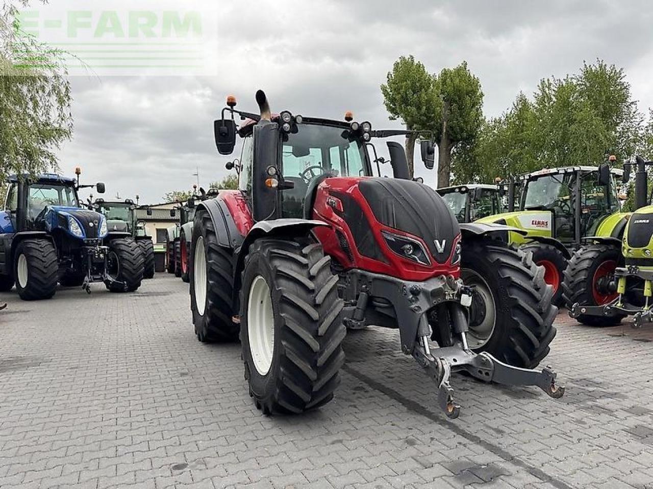 Traktor типа Valtra t234 versu Versu, Gebrauchtmaschine в DAMAS?AWEK (Фотография 3)