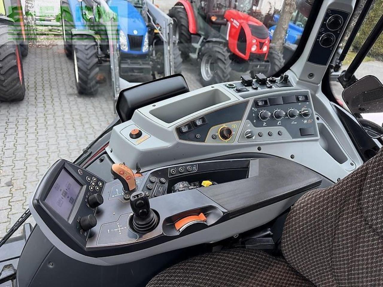 Traktor типа Valtra t234 versu Versu, Gebrauchtmaschine в DAMAS?AWEK (Фотография 15)