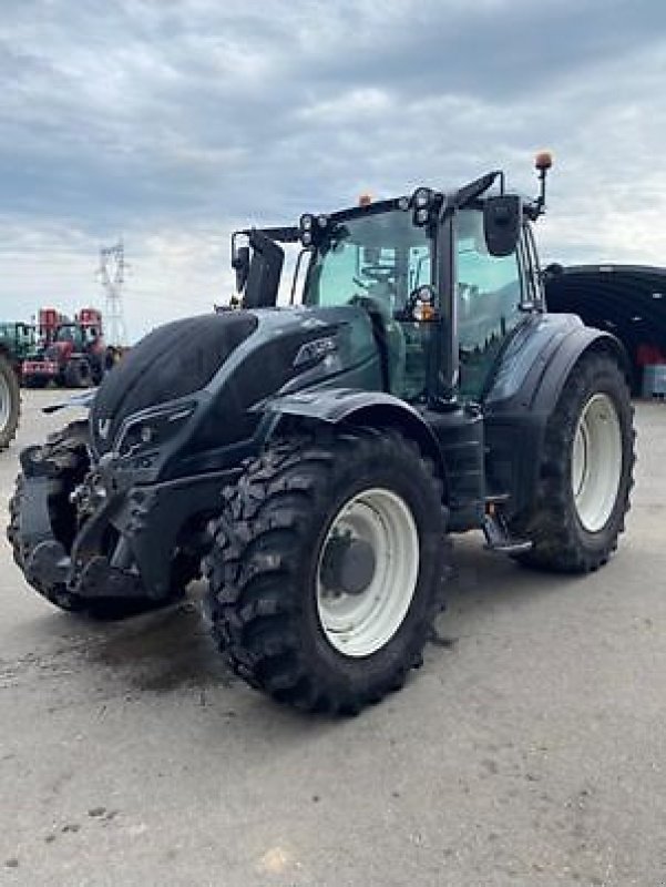 Traktor типа Valtra T234 VERSU, Gebrauchtmaschine в Sainte-Croix-en-Plaine (Фотография 1)