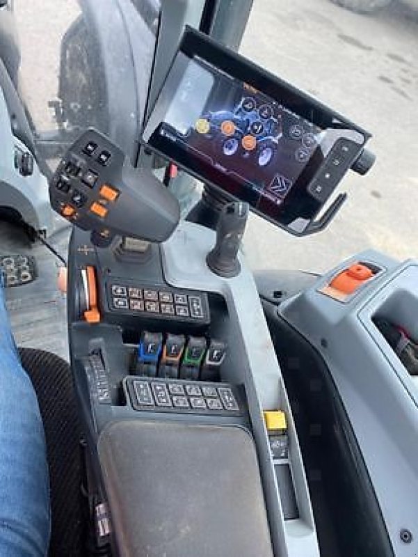 Traktor типа Valtra T234 VERSU, Gebrauchtmaschine в Sainte-Croix-en-Plaine (Фотография 9)