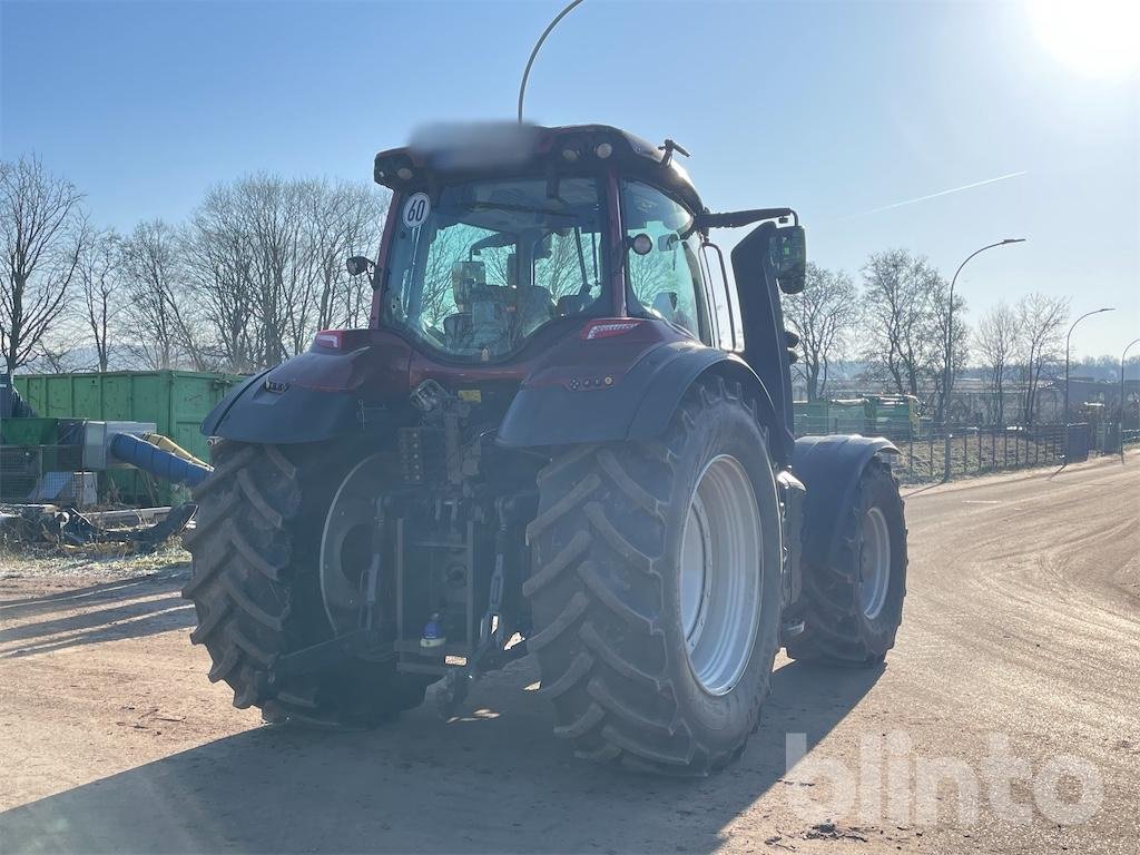 Traktor of the type Valtra T234, Gebrauchtmaschine in Düsseldorf (Picture 3)
