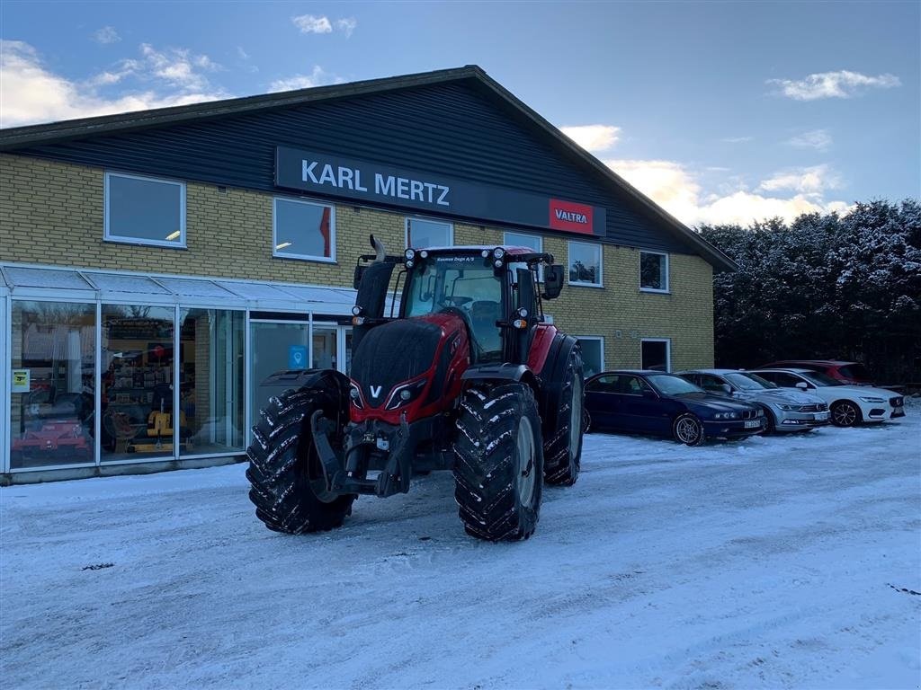 Traktor des Typs Valtra T234V lavt timetal, Dansk fra ny ( Uden luft  ), Gebrauchtmaschine in Sakskøbing (Bild 1)