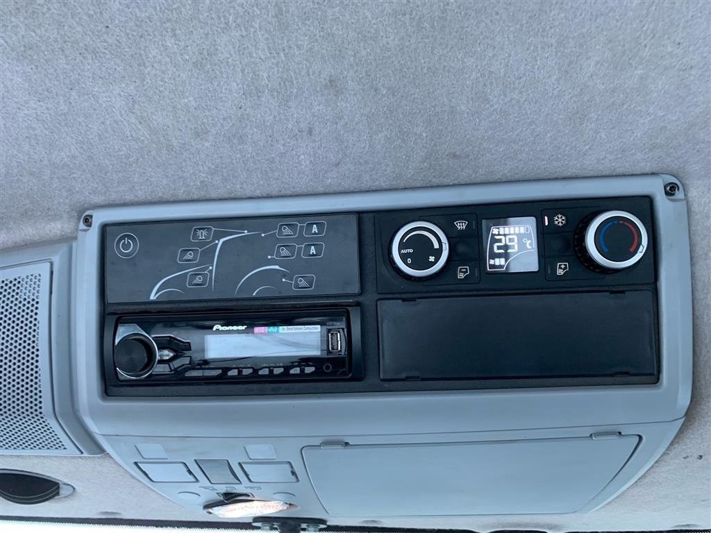 Traktor des Typs Valtra T234V lavt timetal, Dansk fra ny ( Uden luft  ), Gebrauchtmaschine in Sakskøbing (Bild 11)