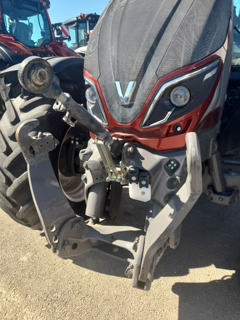 Traktor of the type Valtra t234v, Gebrauchtmaschine in Neufchâtel-en-Bray (Picture 5)