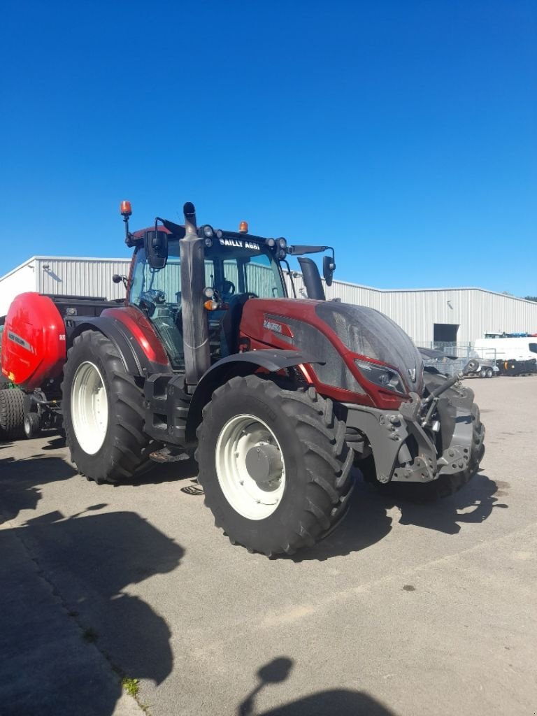Traktor of the type Valtra t234v, Gebrauchtmaschine in Neufchâtel-en-Bray (Picture 1)