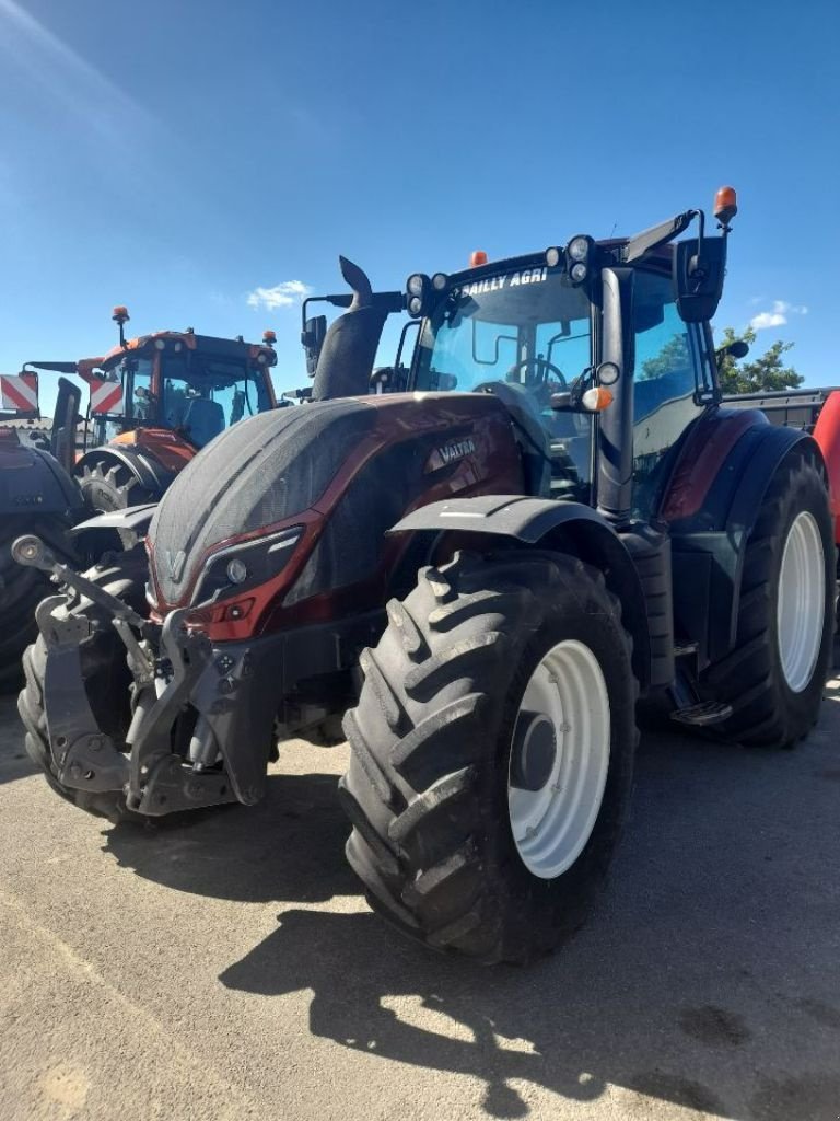 Traktor of the type Valtra t234v, Gebrauchtmaschine in Neufchâtel-en-Bray (Picture 8)