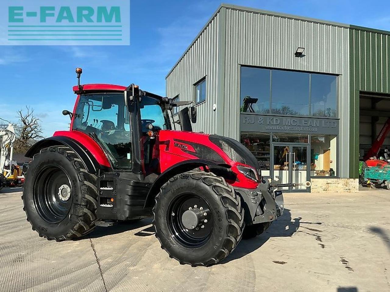 Traktor of the type Valtra t235 active tractor (st25716), Gebrauchtmaschine in SHAFTESBURY (Picture 2)