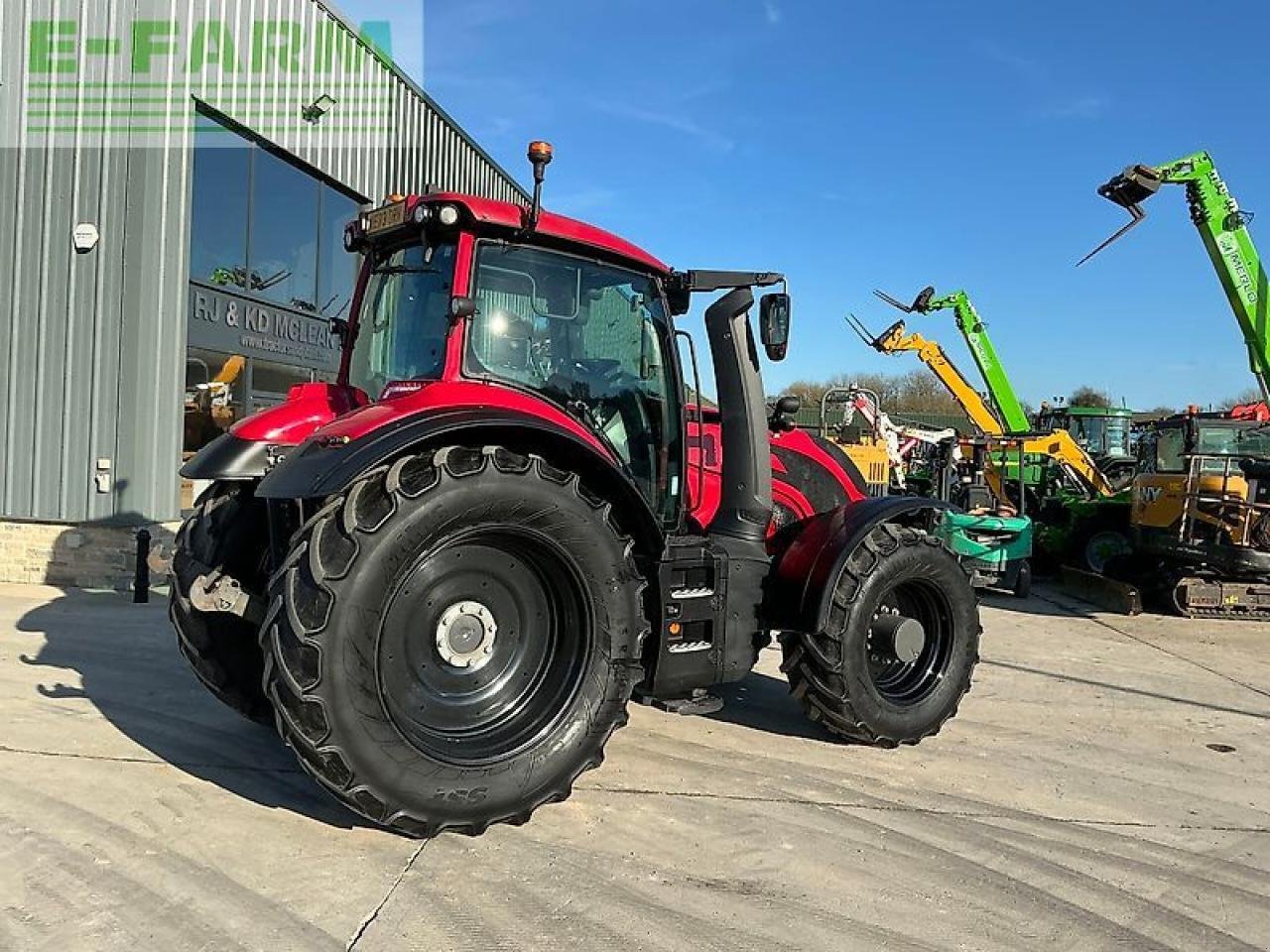 Traktor of the type Valtra t235 active tractor (st25716), Gebrauchtmaschine in SHAFTESBURY (Picture 8)