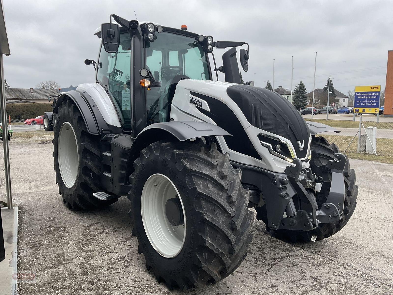 Traktor типа Valtra T235 Active, Gebrauchtmaschine в Wieselburg Land (Фотография 6)