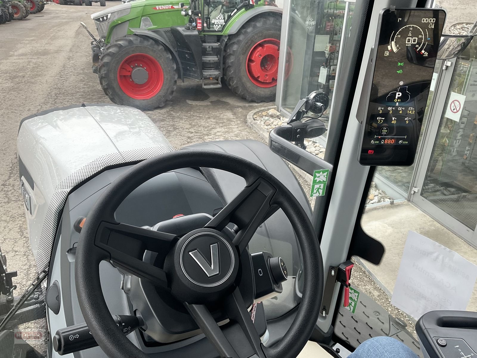 Traktor типа Valtra T235 Active, Gebrauchtmaschine в Wieselburg Land (Фотография 4)