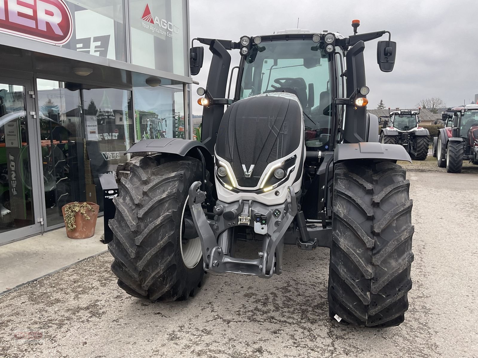 Traktor типа Valtra T235 Active, Gebrauchtmaschine в Wieselburg Land (Фотография 5)