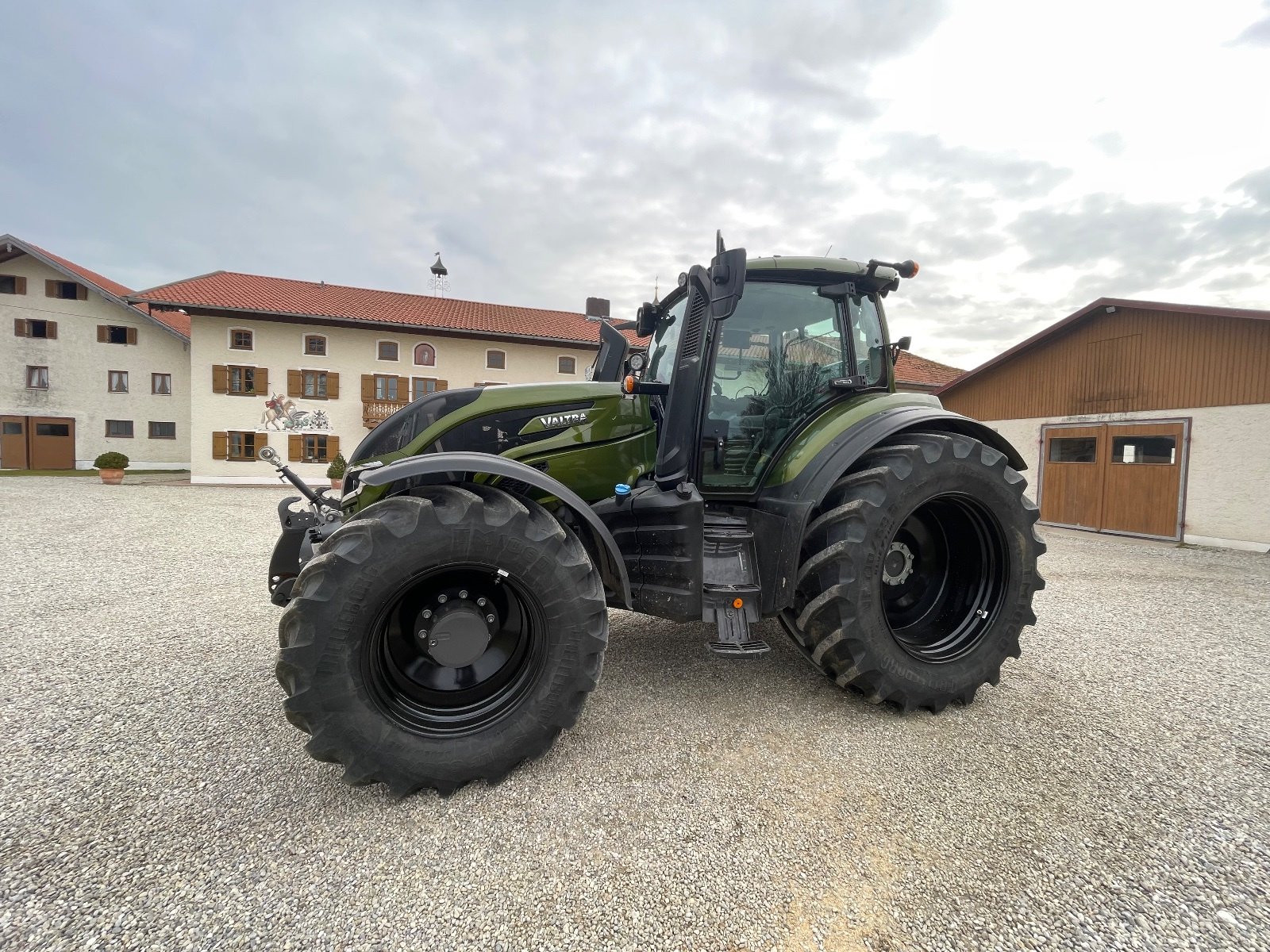 Traktor tipa Valtra T235 D, Gebrauchtmaschine u Polling (Slika 1)