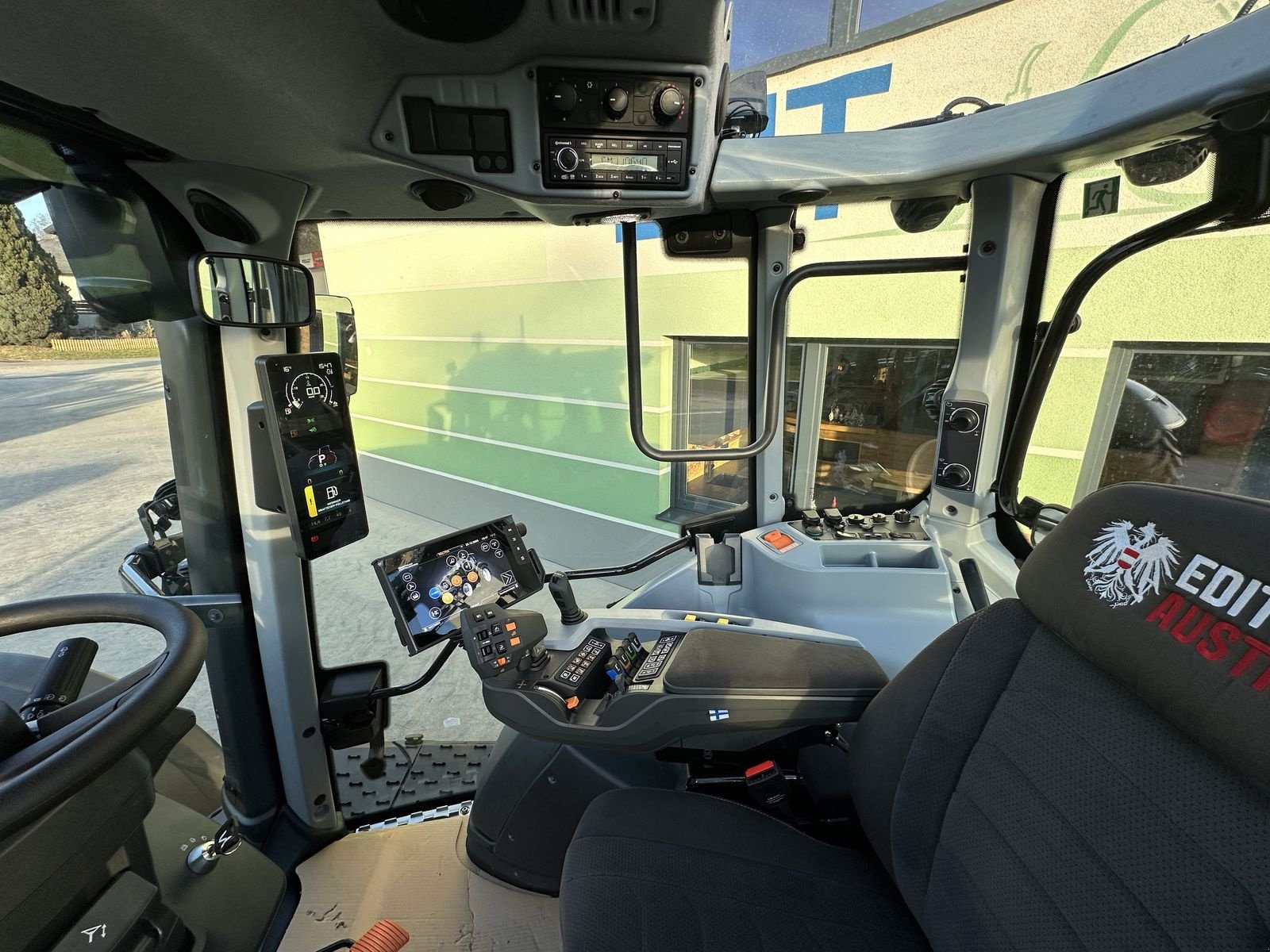 Traktor tipa Valtra T235 Direct mit Forstkabine u. Rüfa, Gebrauchtmaschine u Hürm (Slika 12)