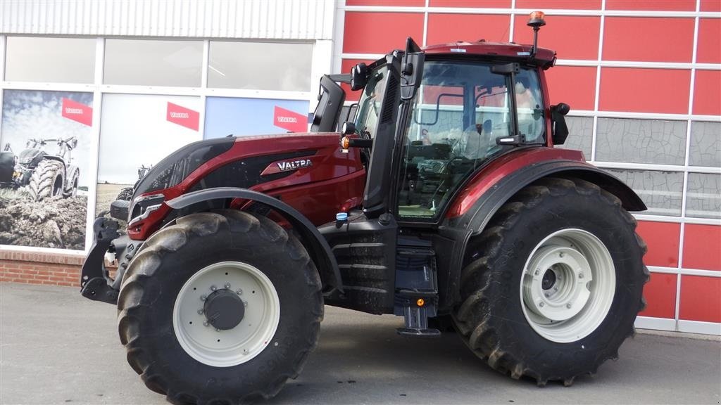 Traktor typu Valtra T235 Direct Også en på lager med front Pto, Gebrauchtmaschine w Hobro (Zdjęcie 3)