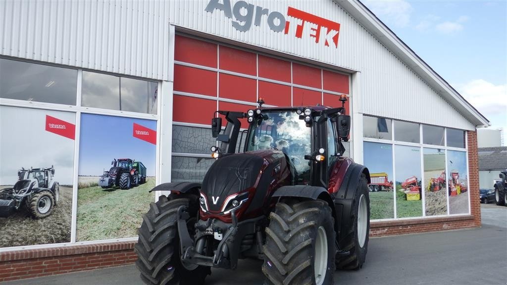 Traktor typu Valtra T235 Direct Også en på lager med front Pto, Gebrauchtmaschine w Hobro (Zdjęcie 2)