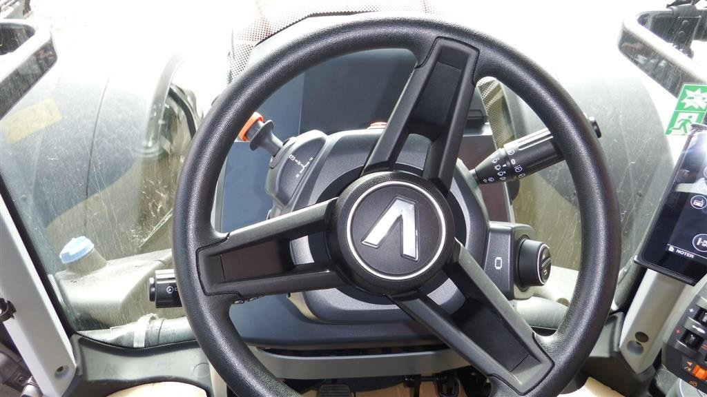 Traktor typu Valtra T235 Direct Også en på lager med front Pto, Gebrauchtmaschine w Hobro (Zdjęcie 10)