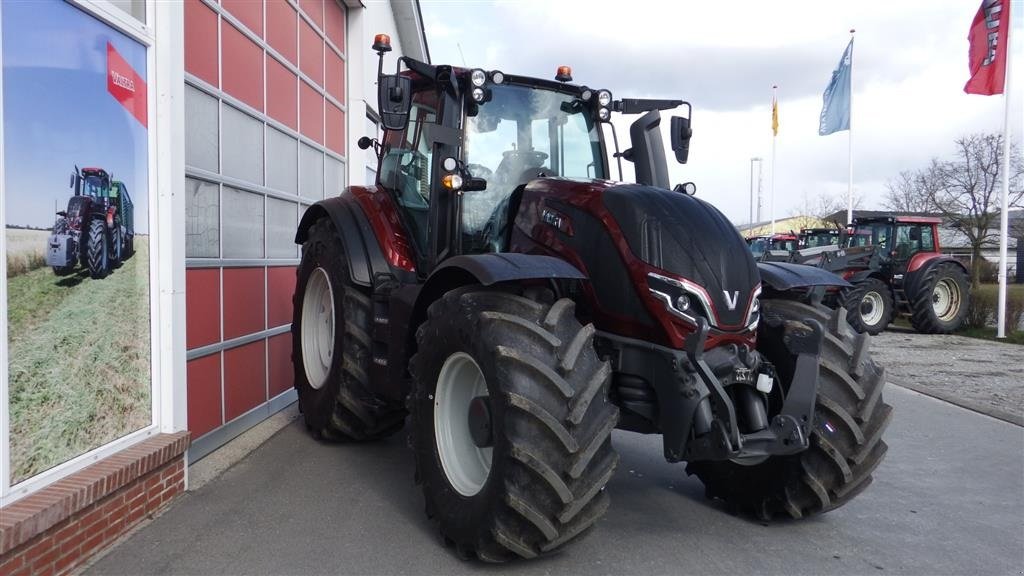Traktor typu Valtra T235 Direct Også en på lager med front Pto, Gebrauchtmaschine w Hobro (Zdjęcie 1)
