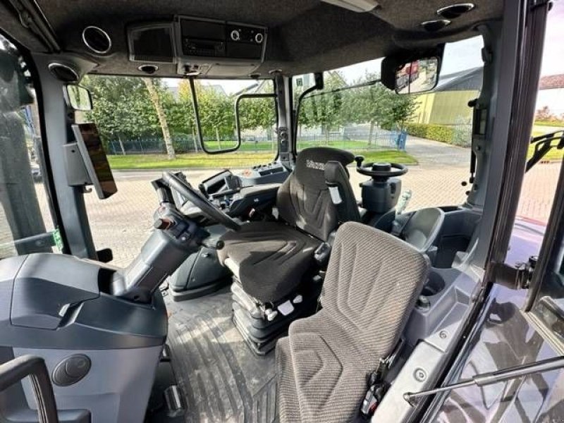 Traktor του τύπου Valtra T235 Direct Smart Touch TWINTRAC! 745 HOURS, Gebrauchtmaschine σε Marknesse (Φωτογραφία 7)