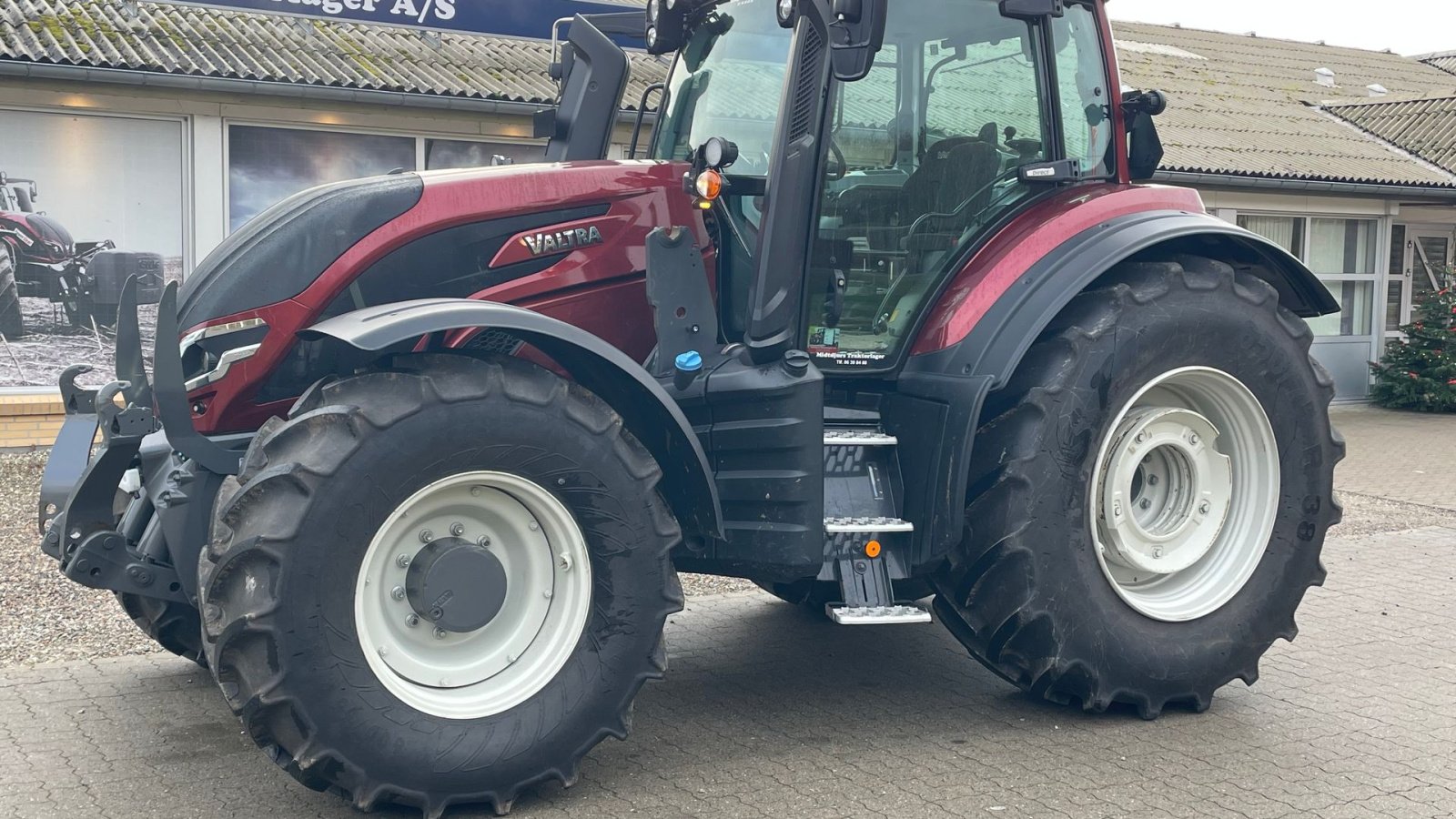 Traktor del tipo Valtra T235 Direct Twintrac vendeudstyr, Gebrauchtmaschine en Nimtofte (Imagen 2)