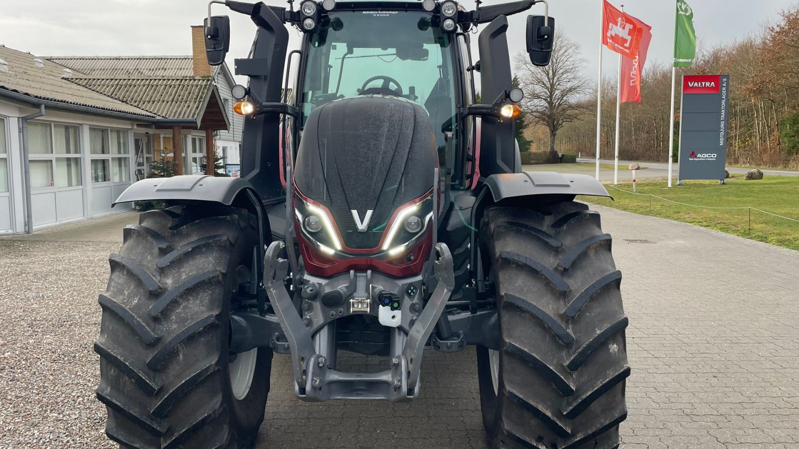 Traktor del tipo Valtra T235 Direct Twintrac vendeudstyr, Gebrauchtmaschine en Nimtofte (Imagen 4)