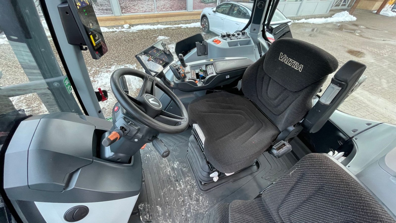 Traktor del tipo Valtra T235 Direct, Gebrauchtmaschine In Nimtofte (Immagine 10)