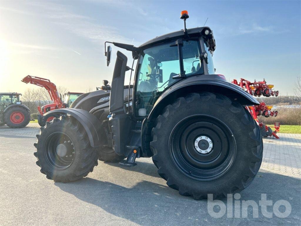 Traktor типа Valtra T235 Direct, Gebrauchtmaschine в Düsseldorf (Фотография 3)