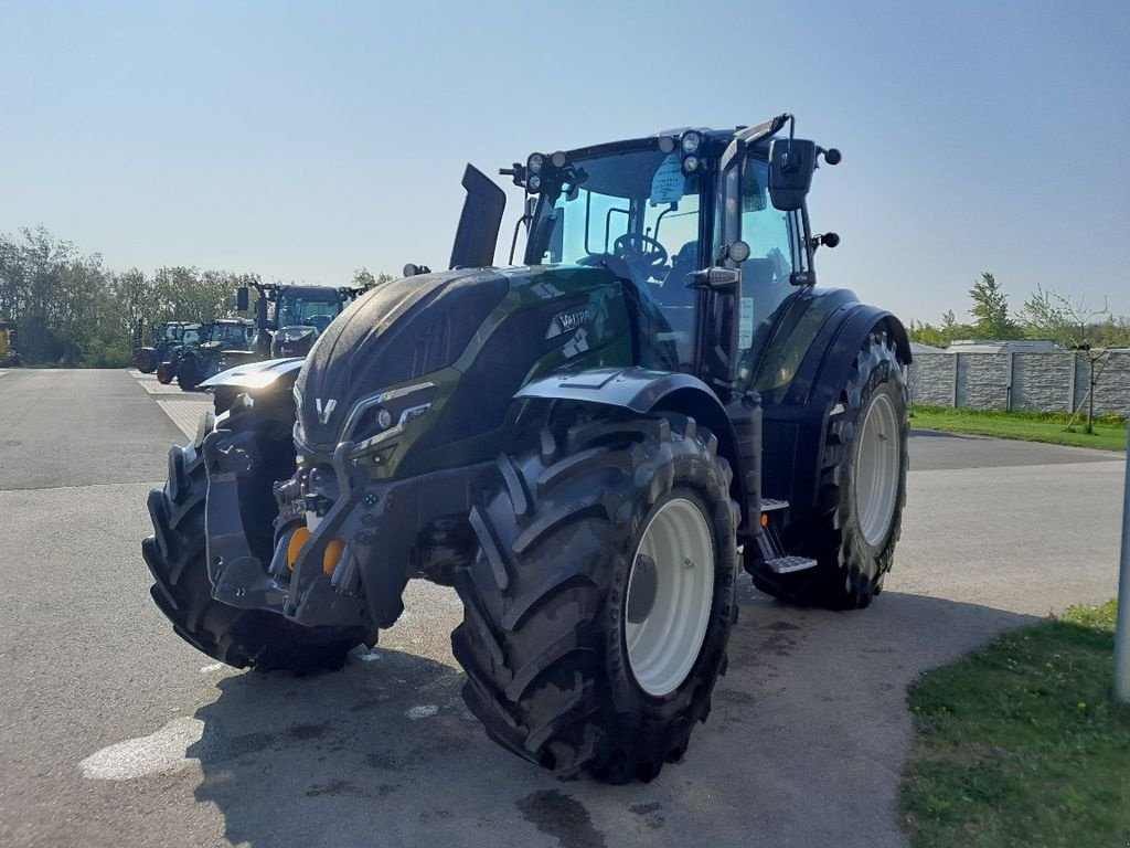 Traktor типа Valtra T235 Direct, Neumaschine в Kottingneusiedl (Фотография 2)