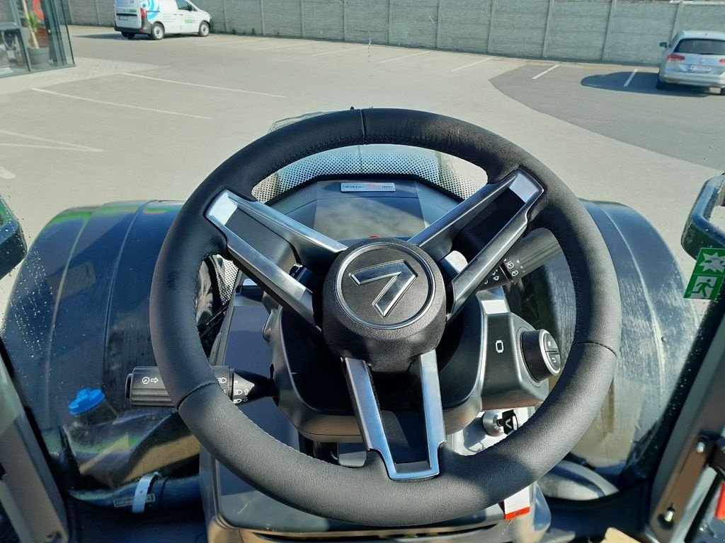 Traktor типа Valtra T235 Direct, Neumaschine в Kottingneusiedl (Фотография 15)