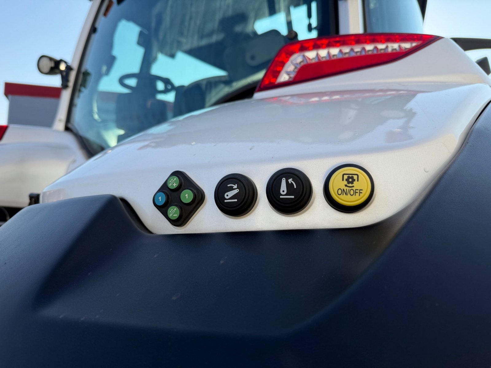 Traktor типа Valtra T235 V, Gebrauchtmaschine в Bovenden (Фотография 13)