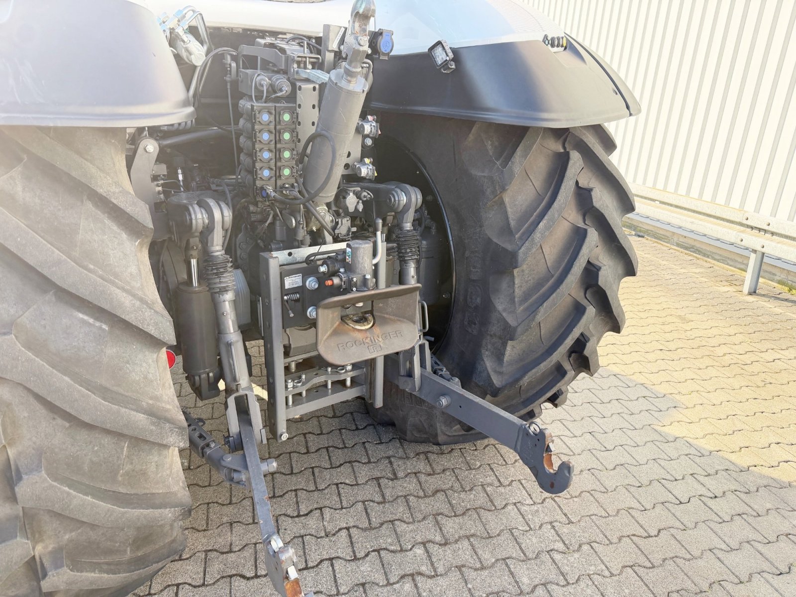 Traktor типа Valtra T235 V, Gebrauchtmaschine в Bovenden (Фотография 15)