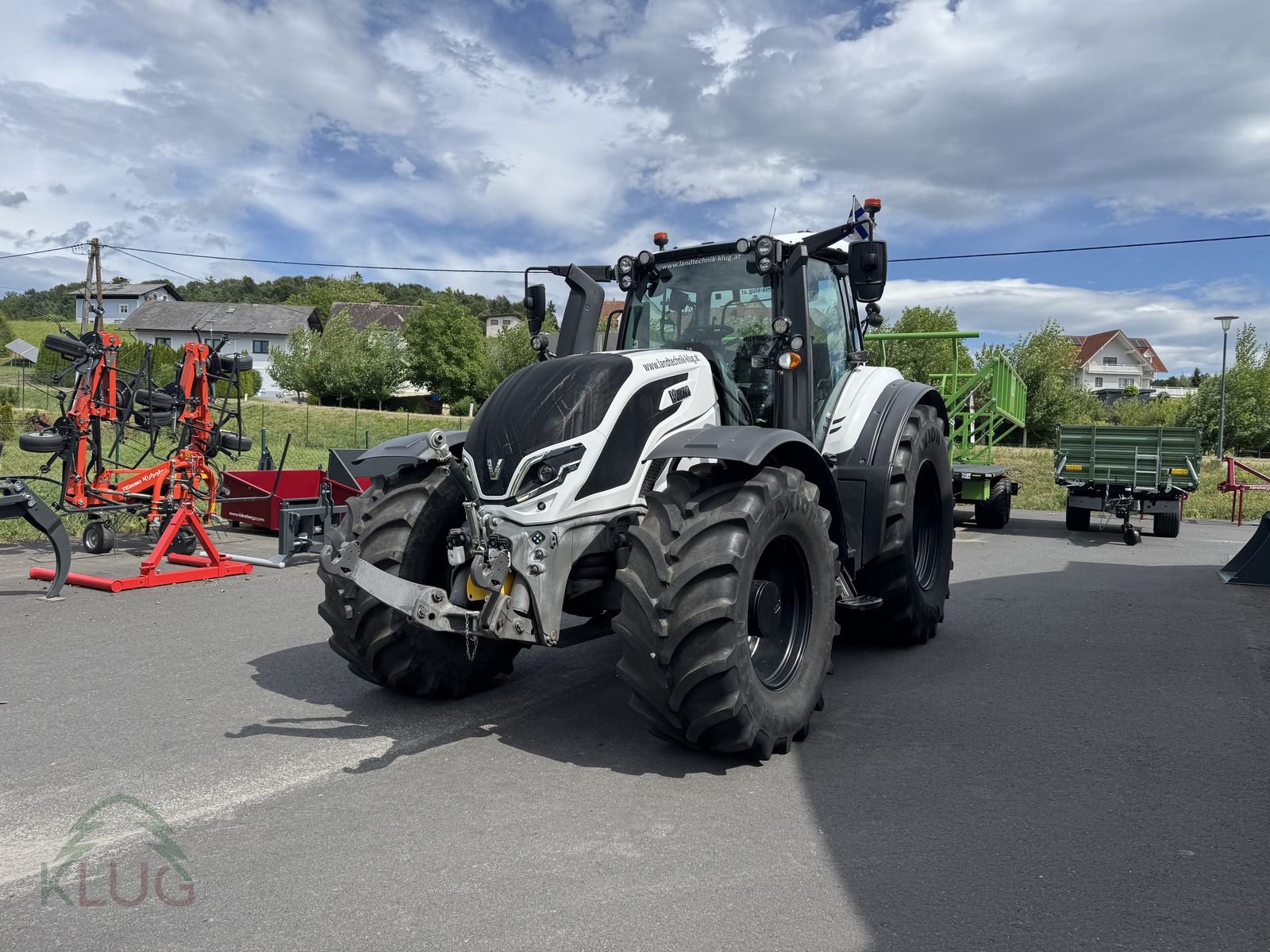 Traktor typu Valtra T235, Gebrauchtmaschine v Pirching am Traubenberg (Obrázek 2)