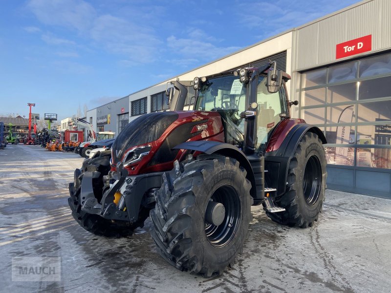 Traktor типа Valtra T235, Neumaschine в Burgkirchen (Фотография 1)
