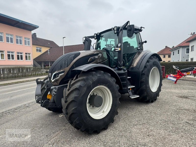 Traktor типа Valtra T235, Neumaschine в Burgkirchen