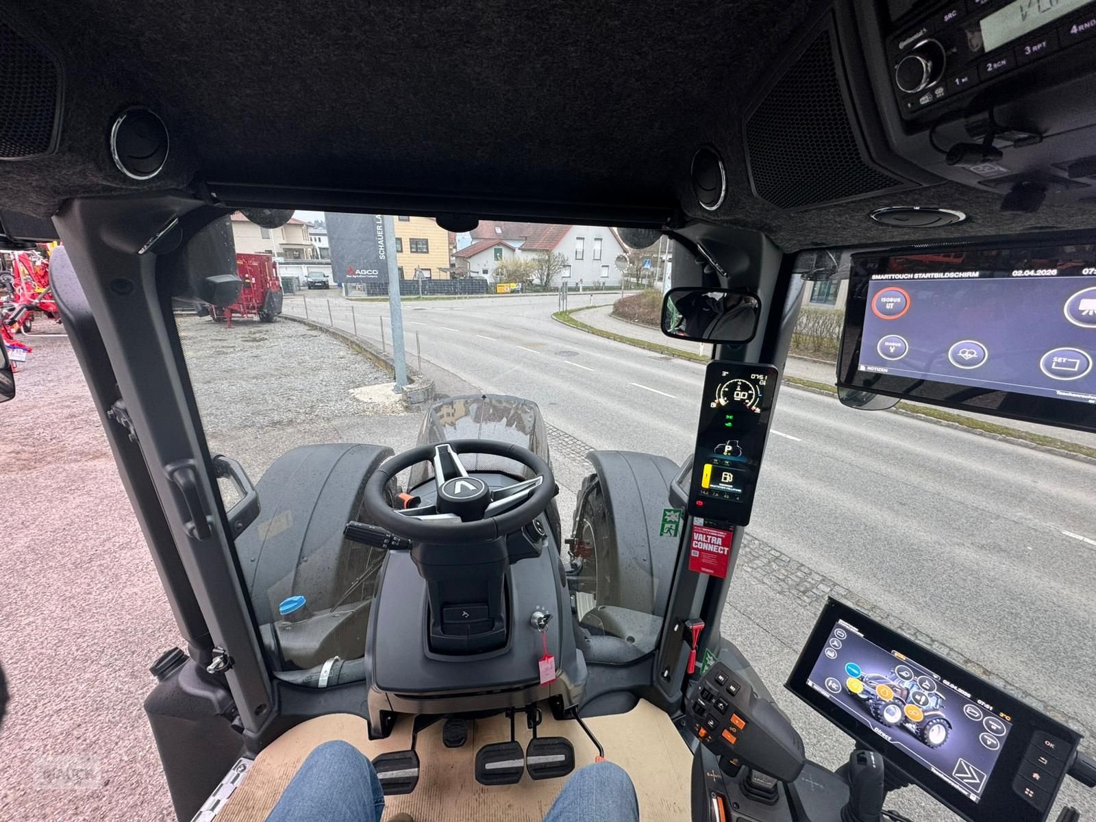 Traktor Türe ait Valtra T235, Neumaschine içinde Burgkirchen (resim 9)