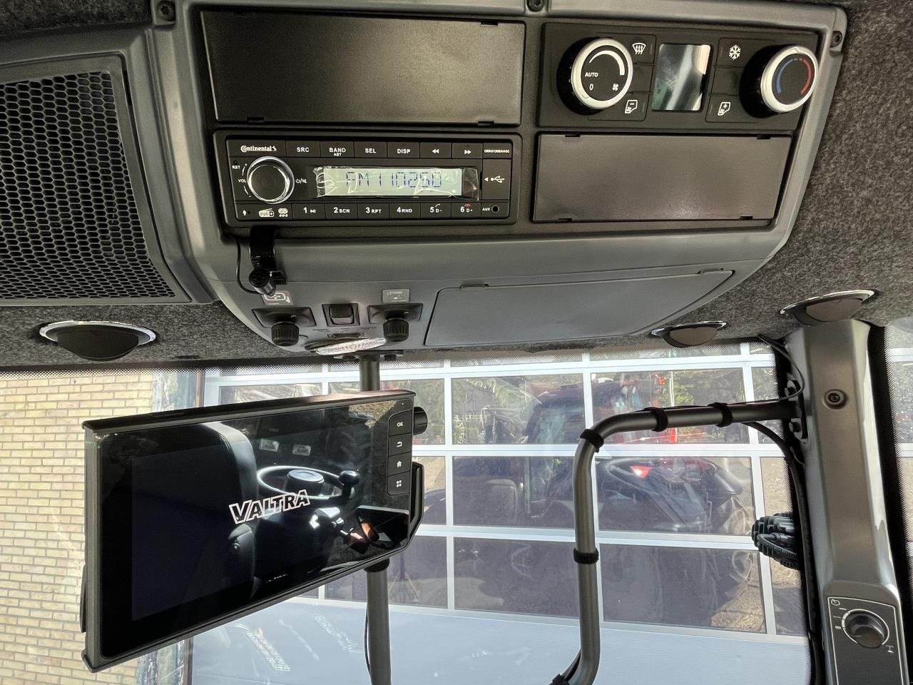 Traktor типа Valtra T235D 2A1, Gebrauchtmaschine в Ringkøbing (Фотография 5)