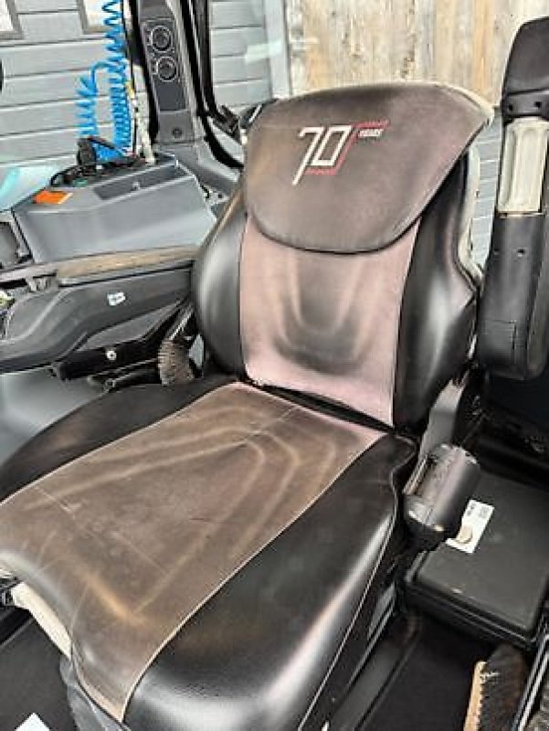 Traktor typu Valtra T235D, Gebrauchtmaschine w Sainte-Croix-en-Plaine (Zdjęcie 9)