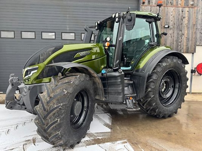 Traktor typu Valtra T235D, Gebrauchtmaschine w Sainte-Croix-en-Plaine (Zdjęcie 1)