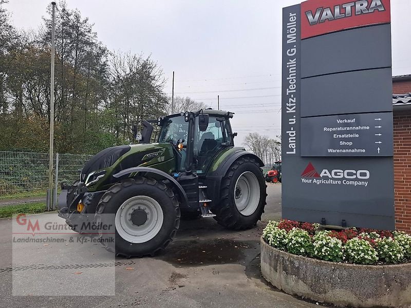 Traktor van het type Valtra T235D, Vorführmaschine in St. Michaelisdonn (Foto 3)