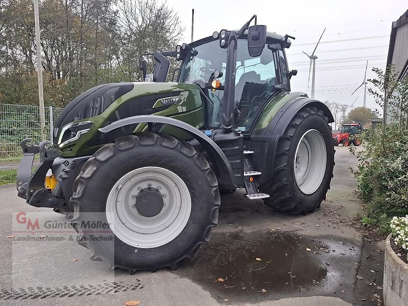 Traktor van het type Valtra T235D, Vorführmaschine in St. Michaelisdonn (Foto 4)